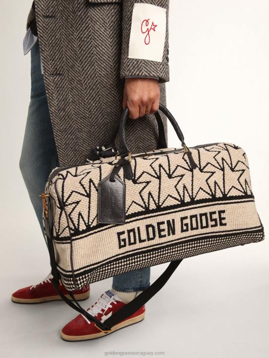 hombres bolsa de deporte de lana jacquard blanca como la leche con monogramas negros en contraste y letras golden goose 02H6843