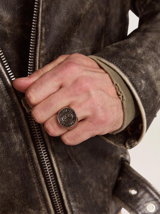 hombres Anillo de la colección Timeless Jewelmates en color plata envejecida.Golden Goose 02H6835