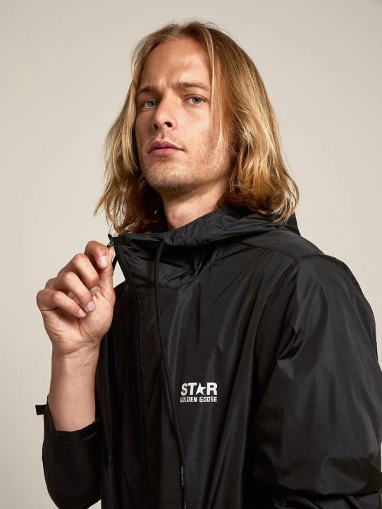 hombres cortavientos con logo y estrella blancos en contrasteGolden Goose 02H6776