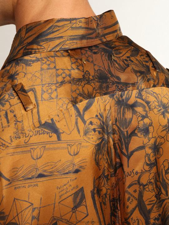hombres Camisa de la colección Journey en marrón dorado con estampado de libretas.Golden Goose 02H6744