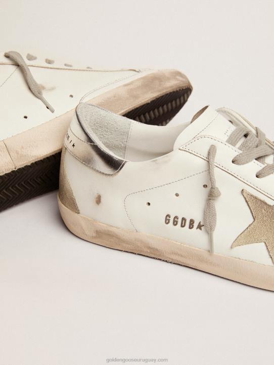hombres zapatillas super-star con tira plateada en el talón y letras con tachuelas metálicasGolden Goose 02H6575