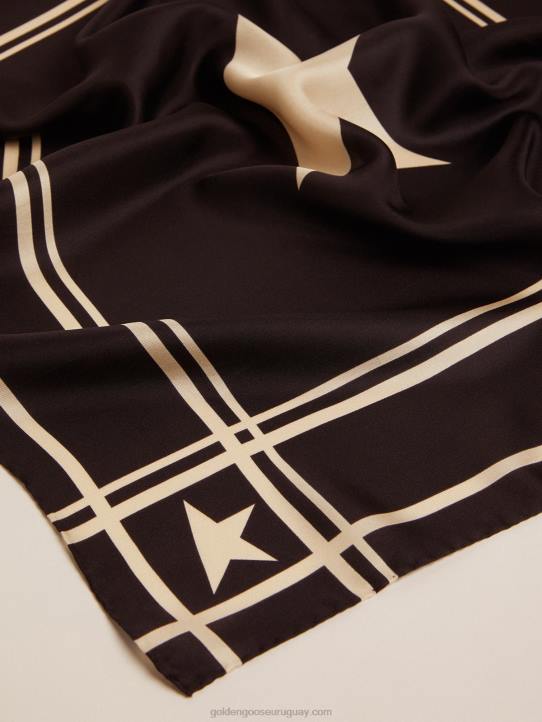 mujer bufanda de la colección en negro con rayas y estrellas blancas en contrasteGolden Goose 02H6301