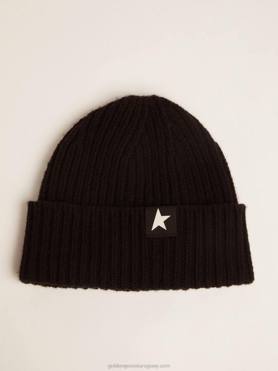 mujer gorro de lana negro con estrella blanca en contrasteGolden Goose 02H6375