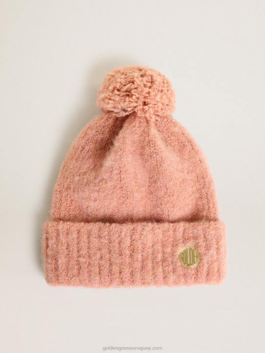 mujer gorro de lana rosa palo con pompón colección travelGolden Goose 02H6393