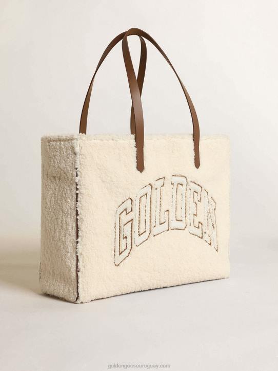 mujer bolso east-west california de pelo sintético blanco con letras doradas y asas en contraste 02H6446