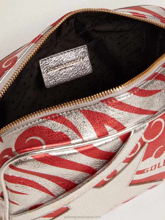 mujer bolso star de piel laminada color plata con estampado cny de estrella tono sobre tono y rayas de tigre rojoGolden Goose 02H6460