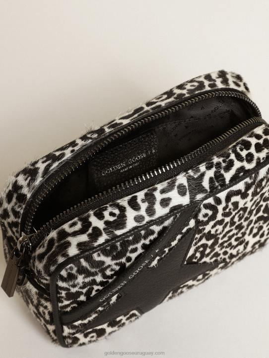 mujer bolso mini estrella de piel de potro con estampado de leopardo en blanco y negro con estrella de piel negraGolden Goose 02H6459