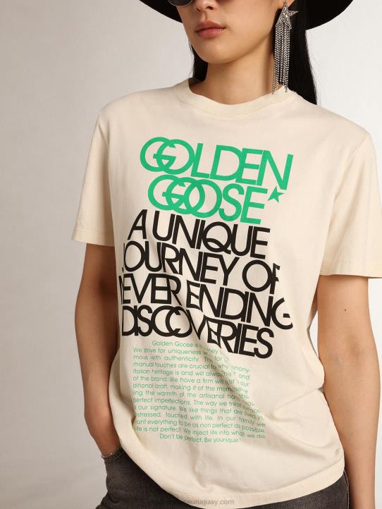 mujer camiseta de la colección Journey en blanco hueso con letras en negro y verde brillante en la parte delanteraGolden Goose 02H6993