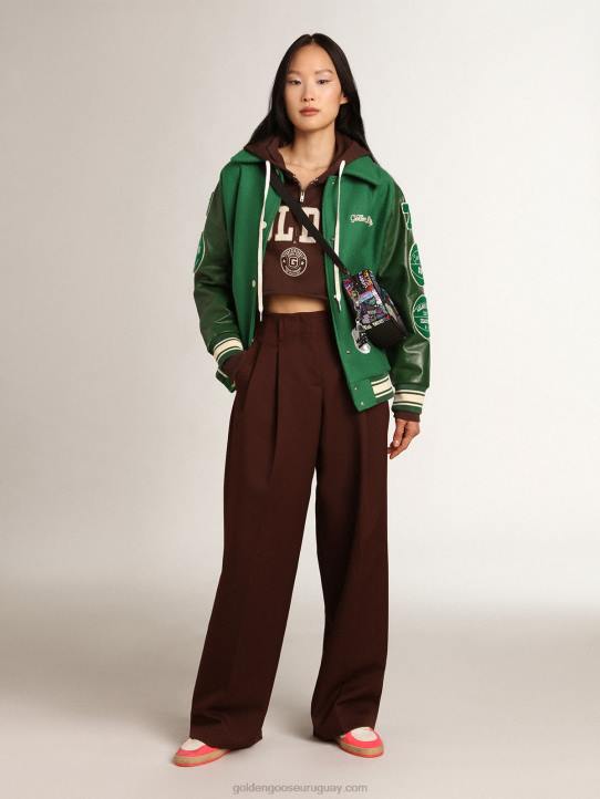 mujer Sudadera corta con capucha de la colección Journey en marrón nogal con letras doradas blancas en contraste 02H6989