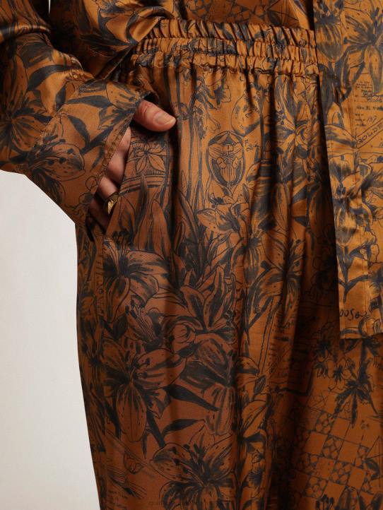 mujer Joggers en marrón dorado con estampado de libretas de la colección JourneyGolden Goose 02H6992