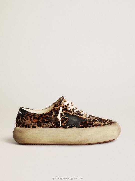 mujer zapatos space-star de piel de potro con estampado de leopardo con estrella de piel negra y refuerzo en el talónGolden Goose 02H6174