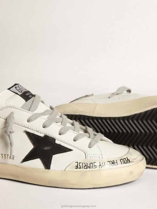 mujer superestrella con refuerzo de piel de potro con estampado de león y estrella de cuero negro en el talónGolden Goose 02H6257