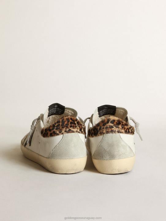 mujer superestrella con refuerzo de piel de potro con estampado de león y estrella de cuero negro en el talónGolden Goose 02H6257