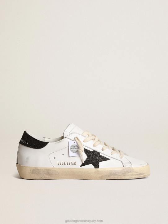 mujer superestrella con una estrella negra de cristal swarovski y refuerzo en el talónGolden Goose 02H6249