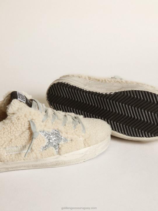 mujer zapatillas super-star de borrego beis con estrella plateada brillante y refuerzo en el talónGolden Goose 02H6246