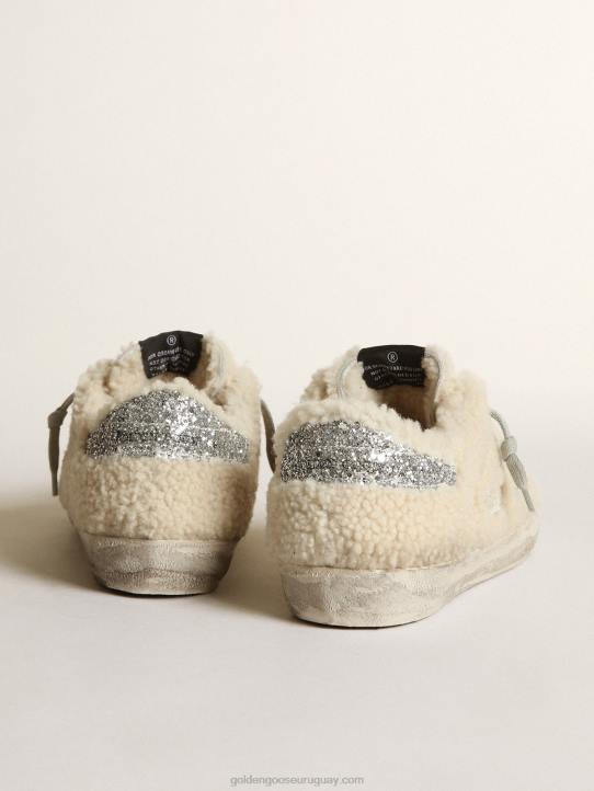 mujer zapatillas super-star de borrego beis con estrella plateada brillante y refuerzo en el talónGolden Goose 02H6246